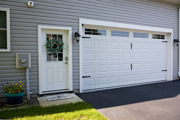 24/7 Emergency Garage Door Installation experts in Caryville, TN